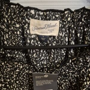 Universal Thread Black and White Top
